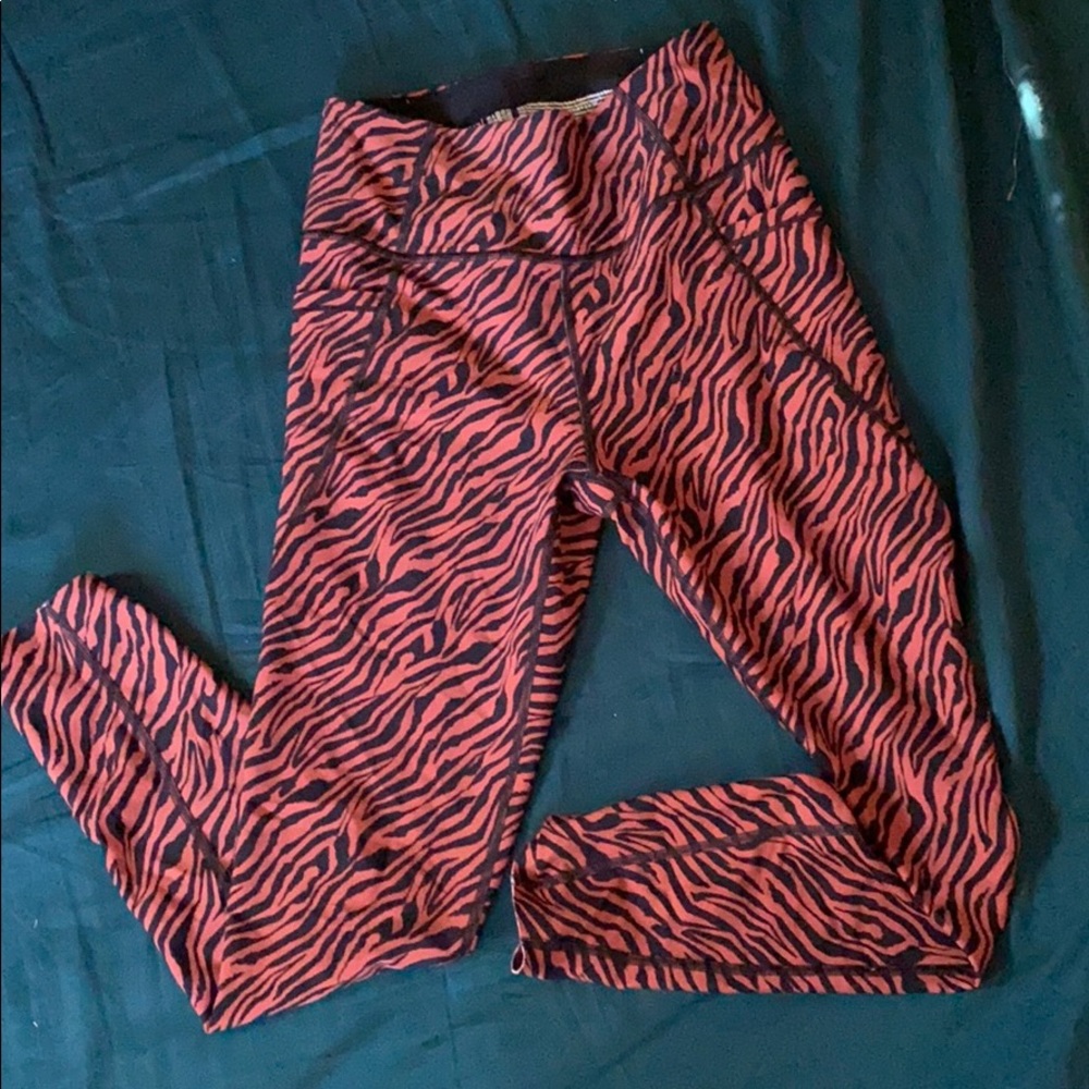 Tiger print leggings